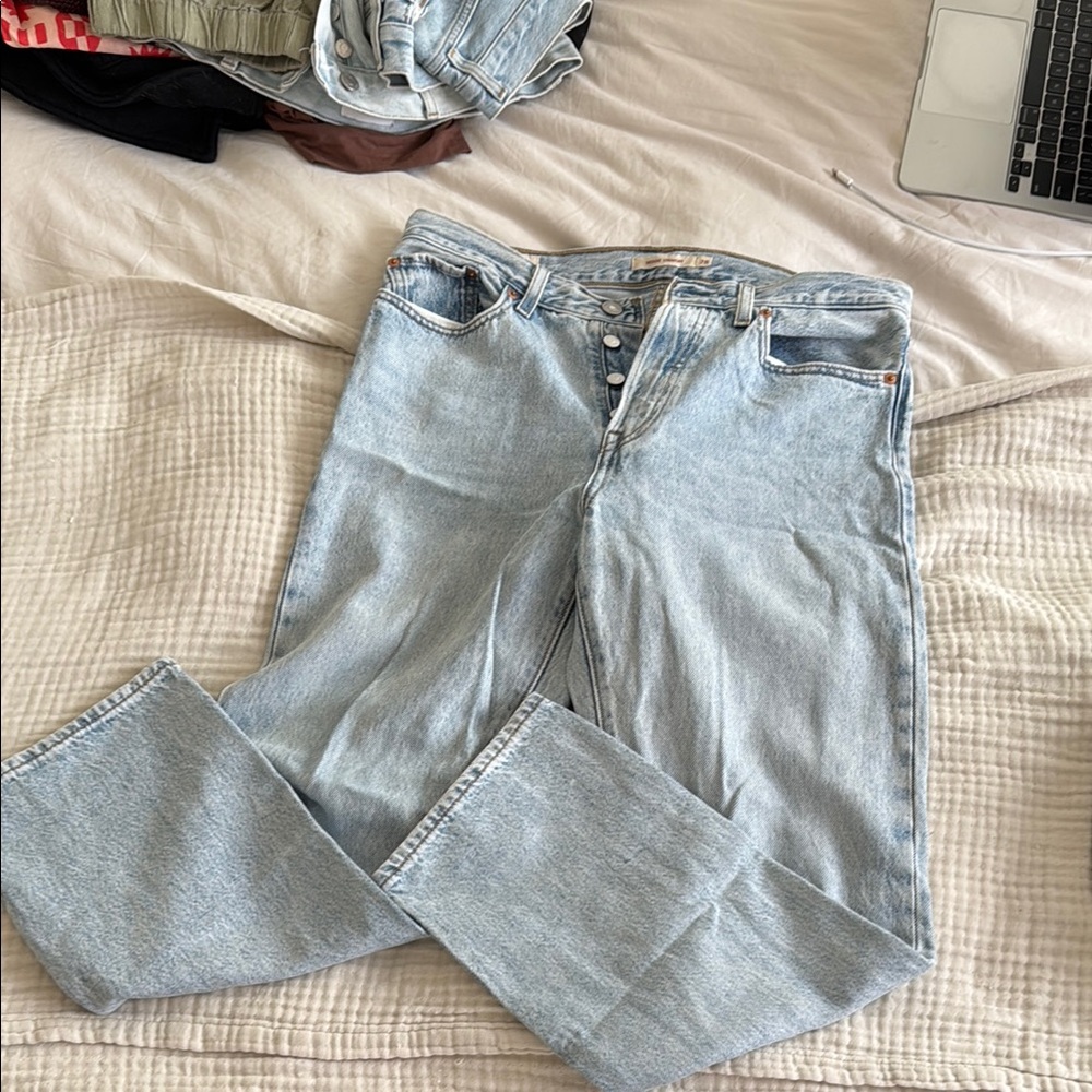 Levi’s Wedgie Straight size 28